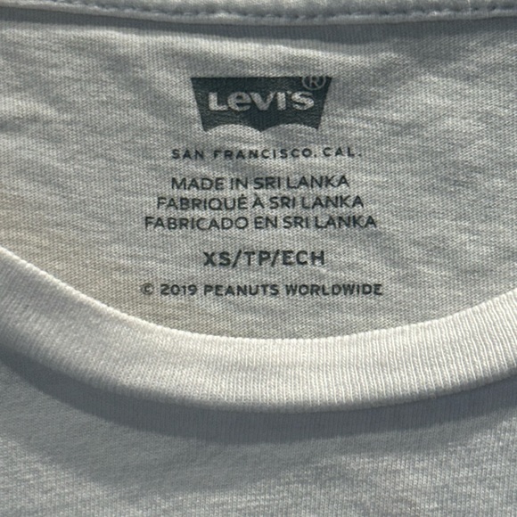 White Levi’s tee - Picture 2 of 2
